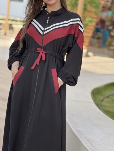 عباية وَمْضة الرياضية بخامة كريب بالأسود والنبيذي - صورة 2